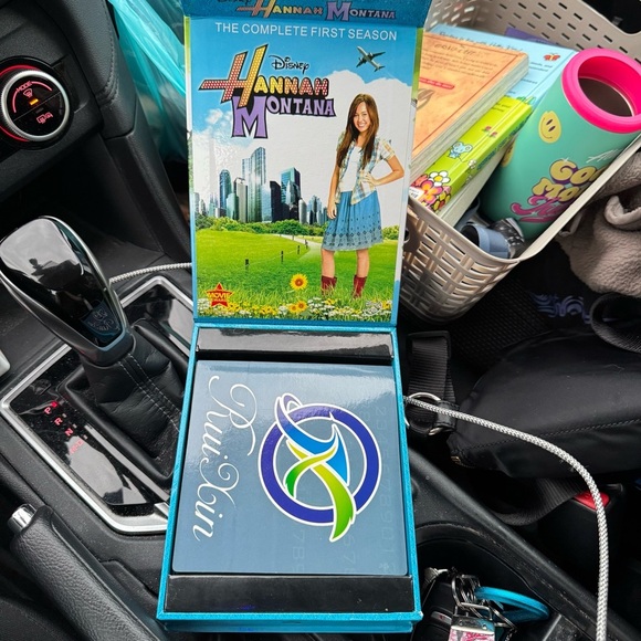 Disney Hannah Montana Season 1 DVD - Blue and Multicolor Cover - Picture 3 of 8